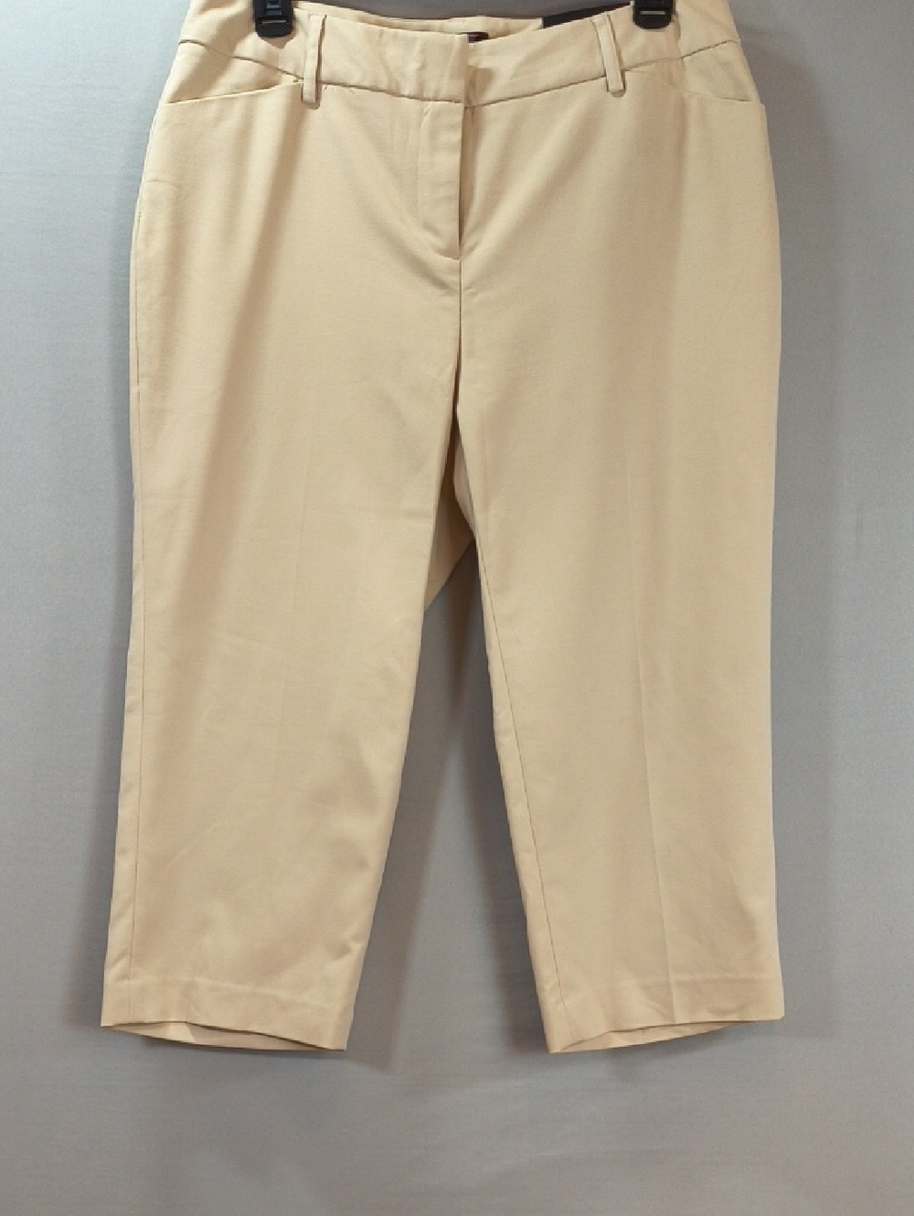 Rafaella Women's Beige Curvy Cropped Capri Pants NWT , Size 10P